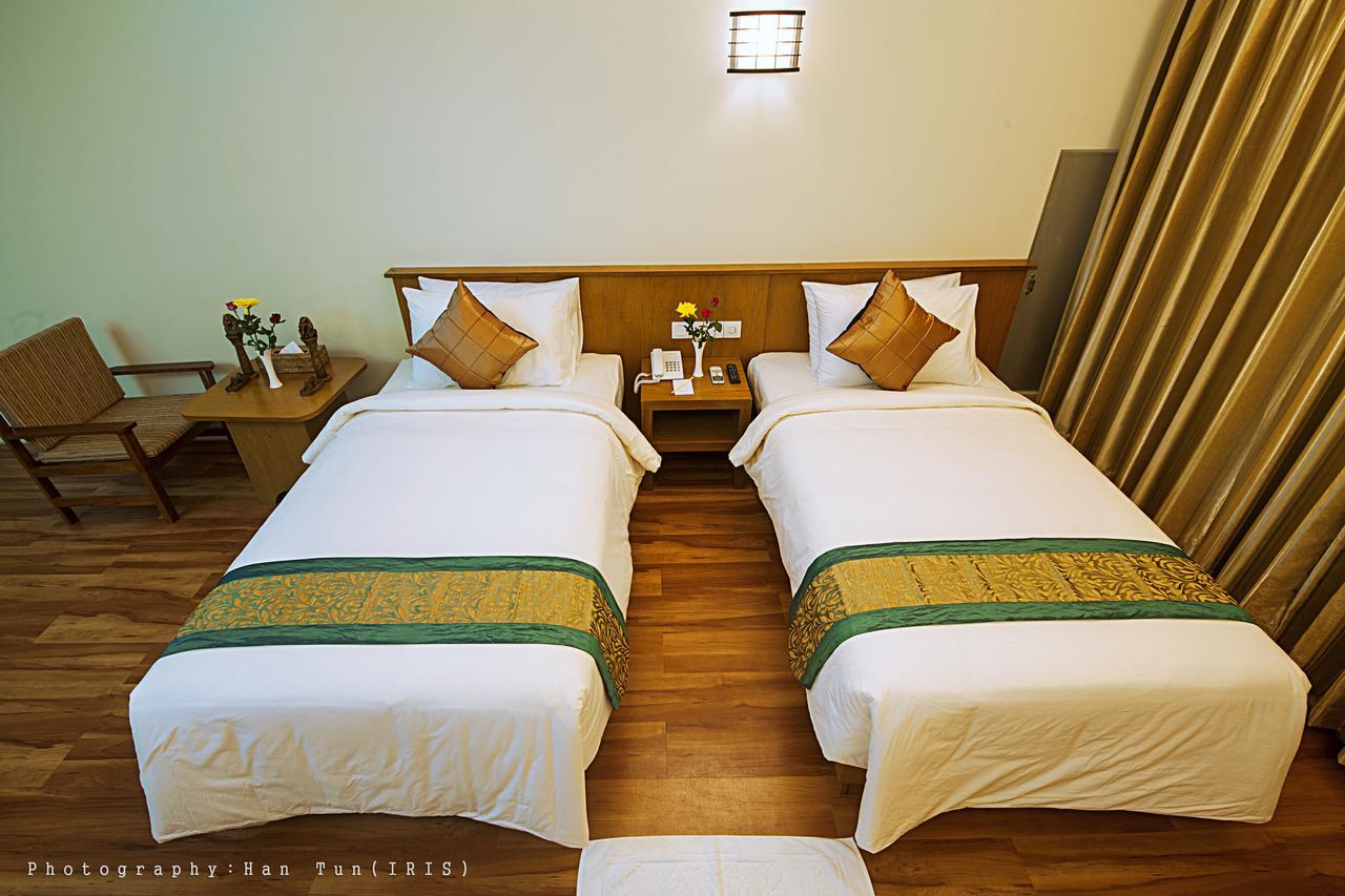 Ngwe Moe Hotel Моламьяйн Экстерьер фото