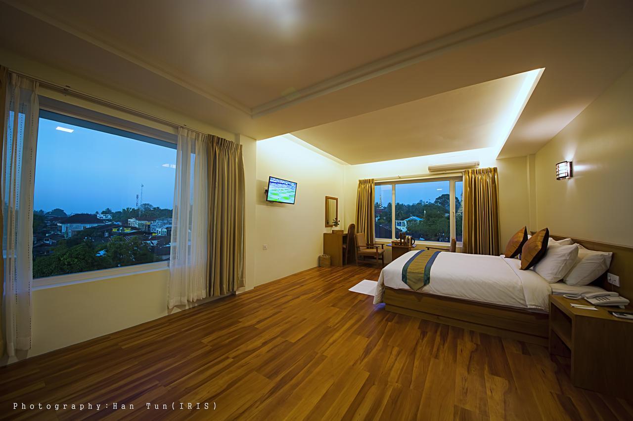 Ngwe Moe Hotel Моламьяйн Экстерьер фото