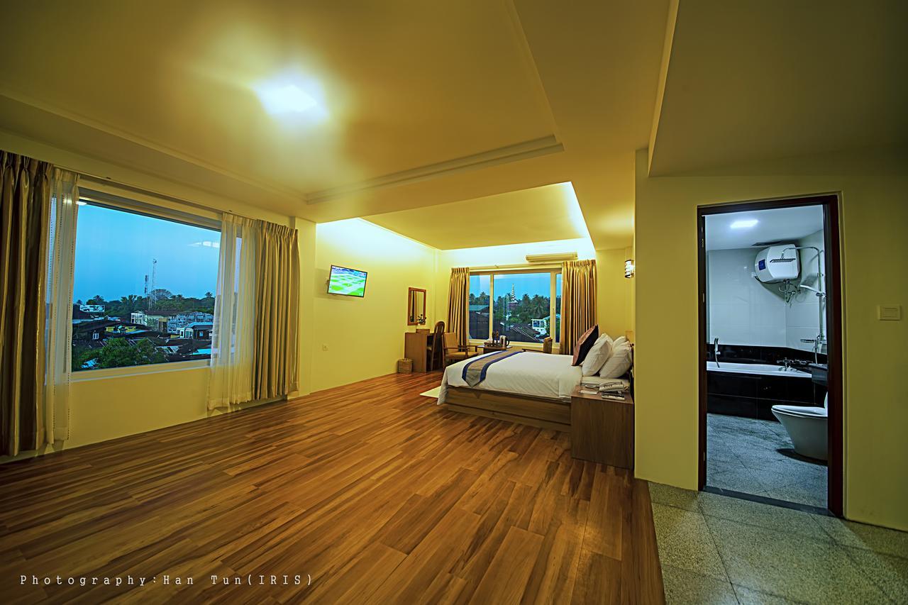 Ngwe Moe Hotel Моламьяйн Экстерьер фото
