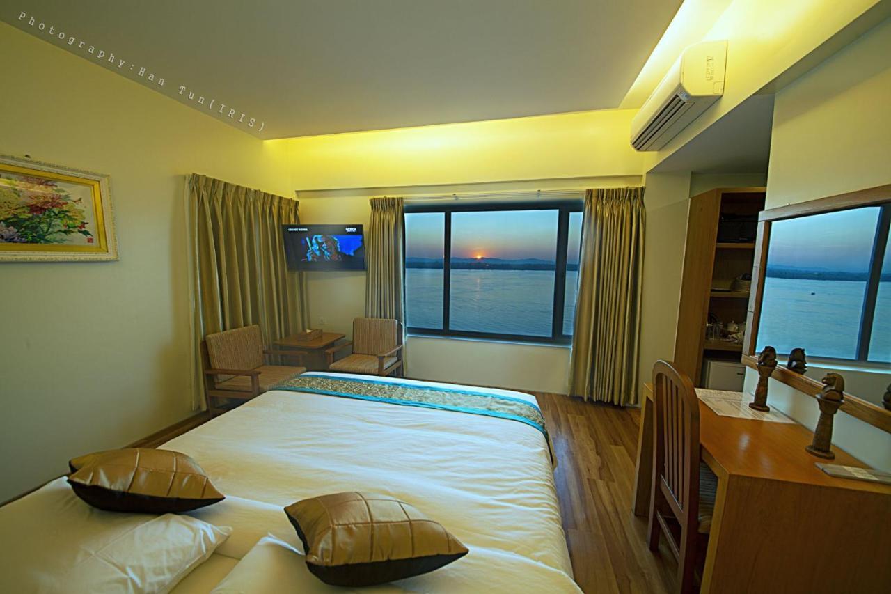 Ngwe Moe Hotel Моламьяйн Экстерьер фото